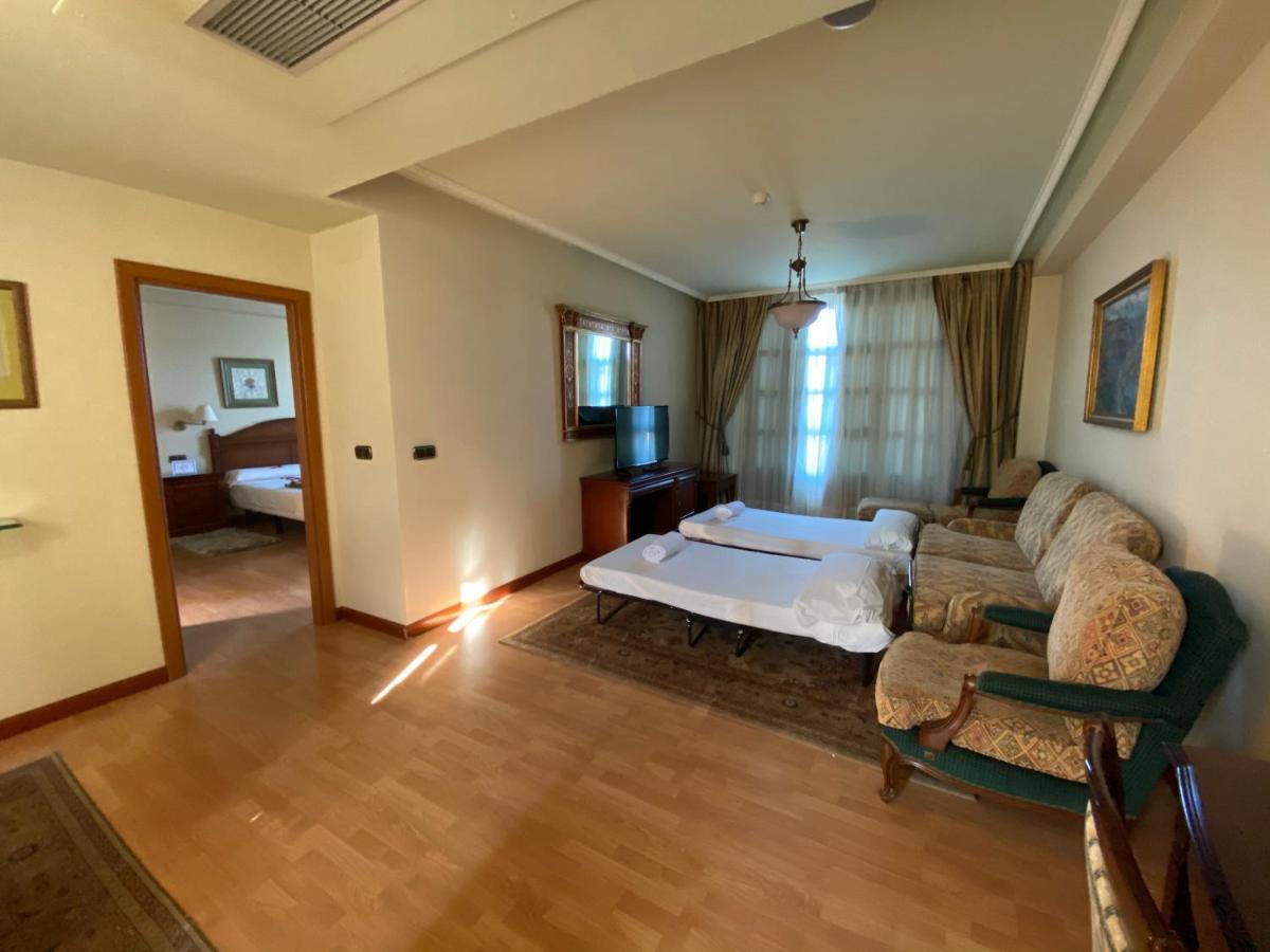 Hotel Lasa Sport Вальядолід Екстер'єр фото